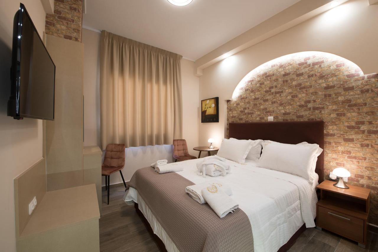 Apartment Rob Venture At The Of Athens