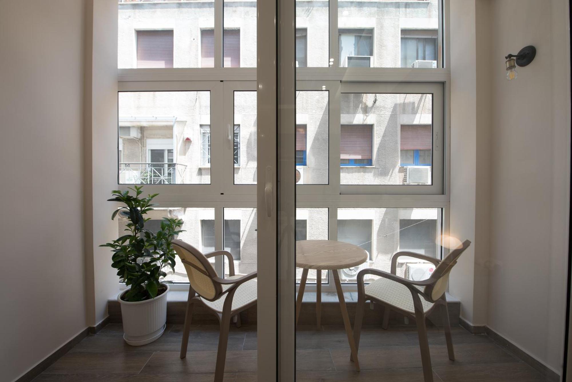 Apartment Rob Venture At The Of Athens